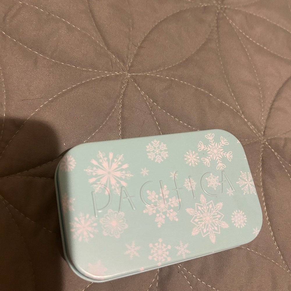 pacifica eye patches with travel case